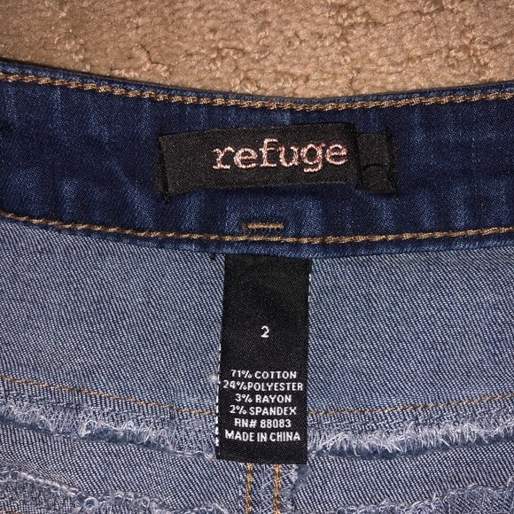Refuge High Rise Denim Shorts - Picture 3 of 3